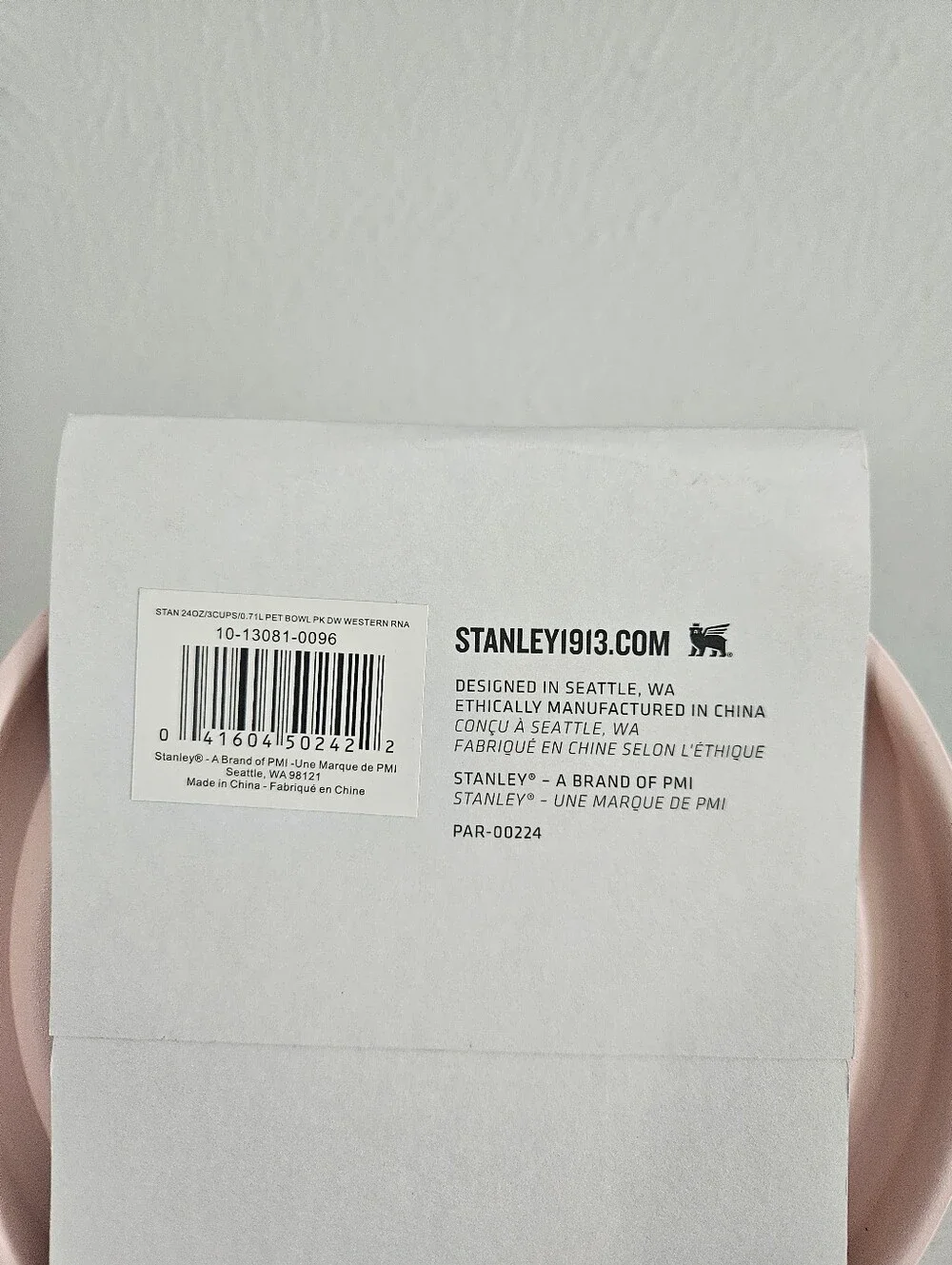 NWT Target Exclusive Stanley 24 Ounce Pet Bowl With Lid- Western Pink